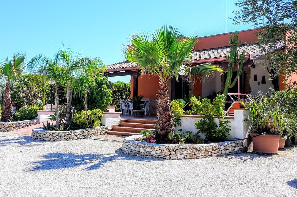 RENT VILLA FOR SUMMER HOLIDAYS IN TORRE DELL'ORSO