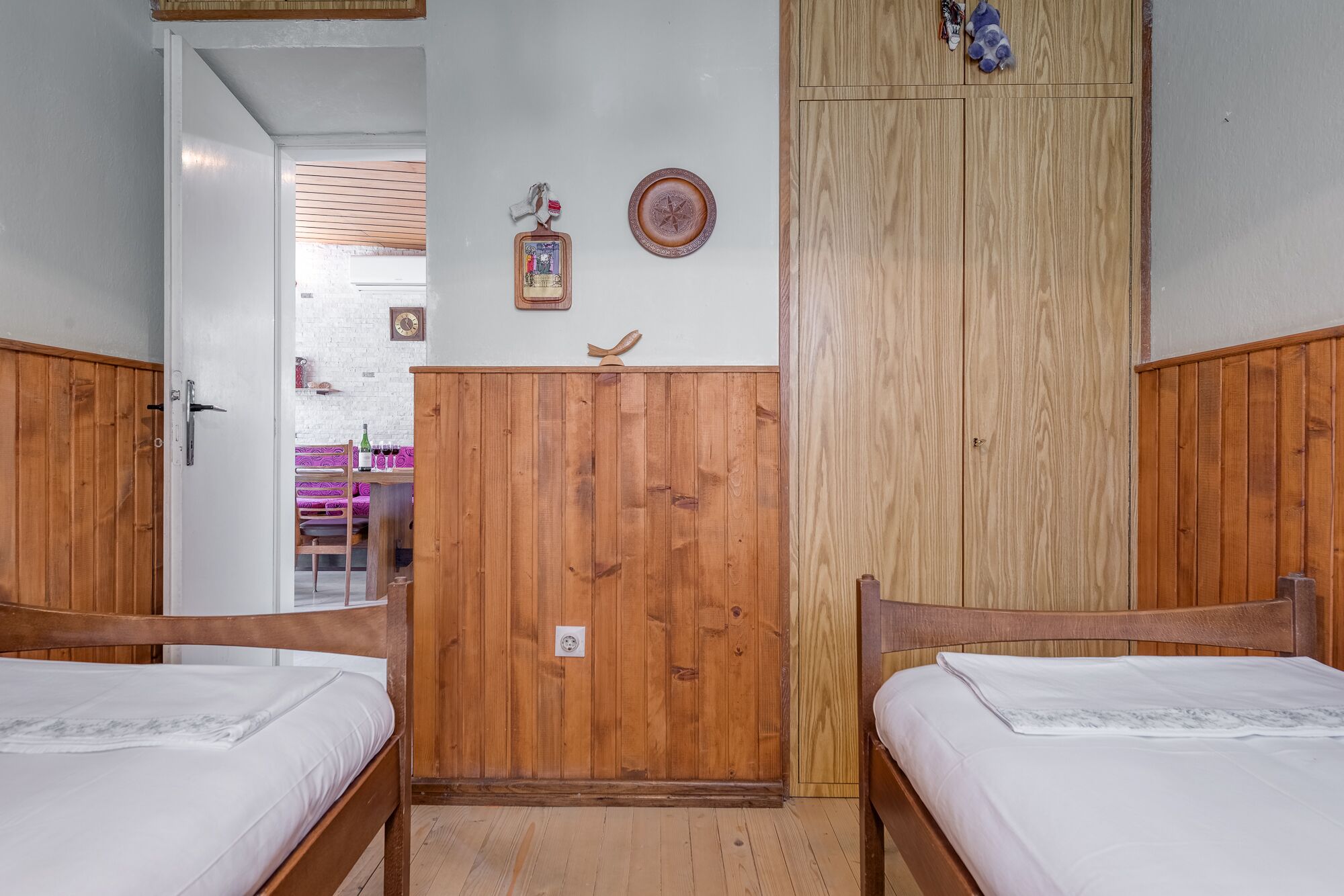 4 makuuhuonetta, ilmainen Wi-Fi, vuodevaatteet