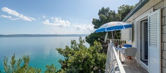 Stone forest villa in small dalmatian village Pisak