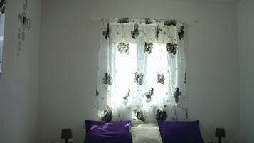 3 chambres, fer et planche à repasser, Wi-Fi, draps fournis