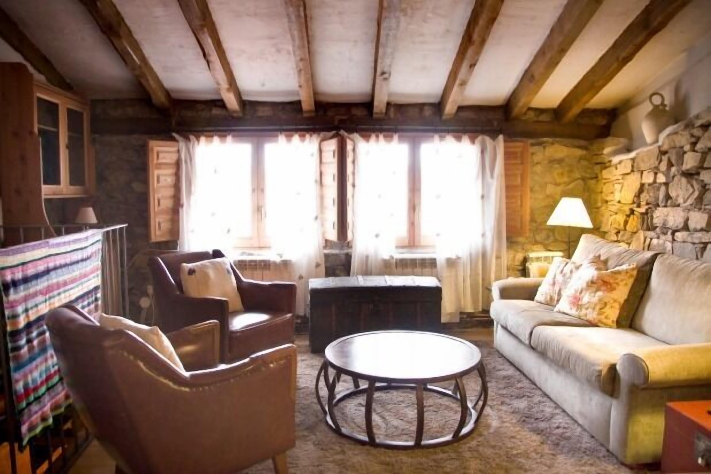 Charming rural house, in a very pretty and quiet village. Spectacular views