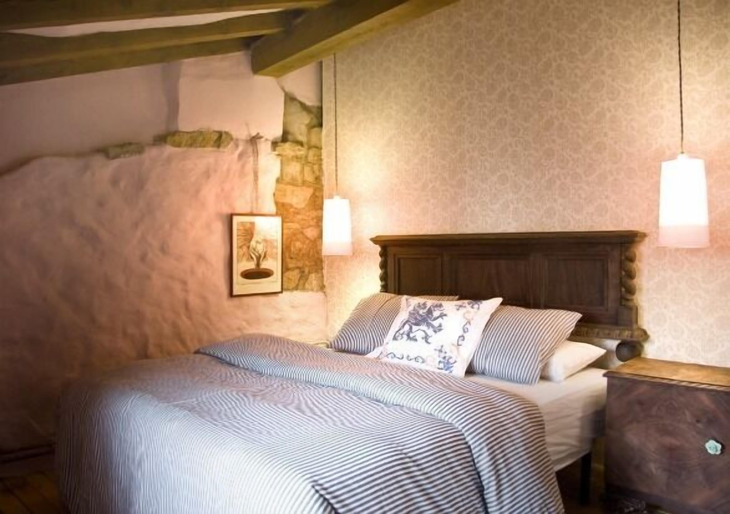 Charming rural house, in a very pretty and quiet village. Spectacular views