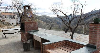 Maalaistalo (vuokra koko) Reul Alto Cortijos Rurales 2 hengelle