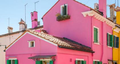 Nächtliche Galerie: Kunstgefülltes Burano Waterfront Cottage, großartige Aussicht, Venedig 45 Minuten.