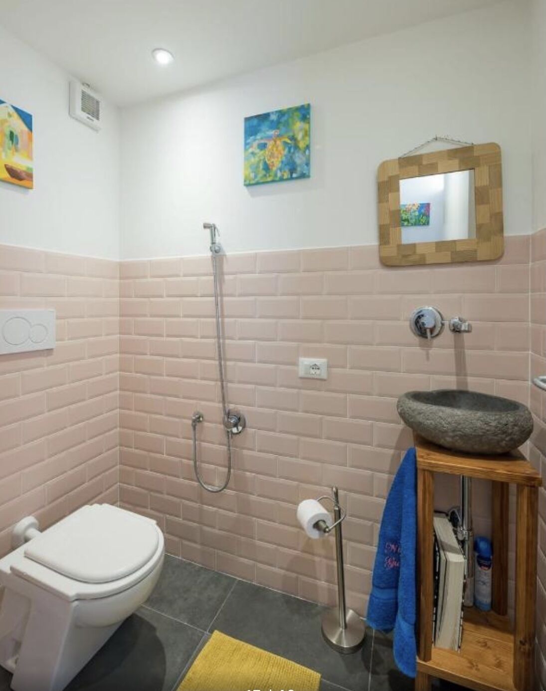 NIght Gallery: Art-Filled, Burano Waterfront Cottage, Great View, Venice 45 mn.