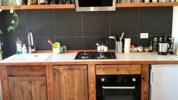 Kühlschrank, Ofen, Herdplatte, Geschirrspüler