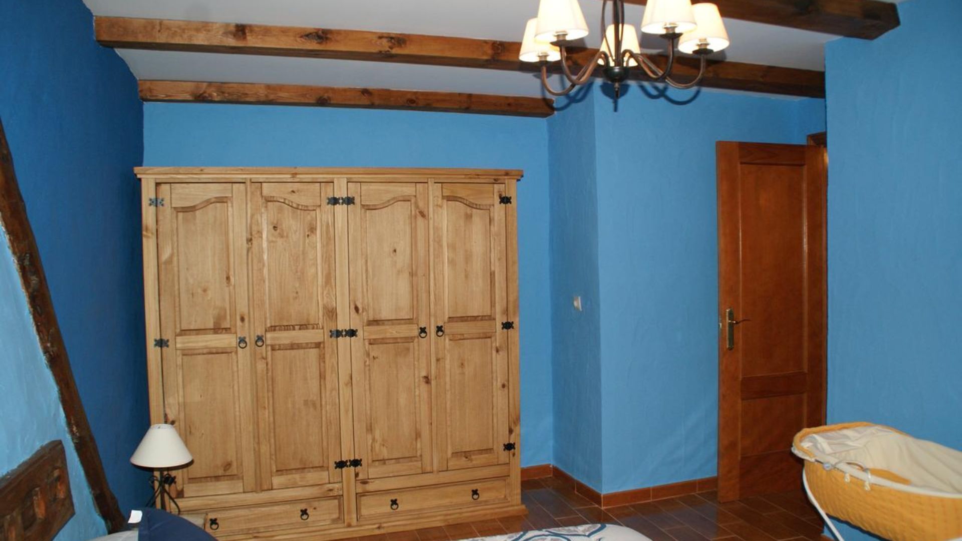 Sweet Del Valle Charm, Walnut