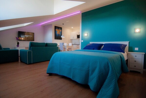 1 habitación, tabla de planchar con plancha, internet y ropa de cama 