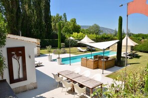 Piscine extérieure, piscine chauffée