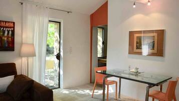 TV connectée, lecteur de DVD, livres, médiathÚque