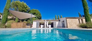 Piscine extérieure, piscine chauffée