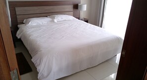 1 bedroom, iron/ironing board, internet