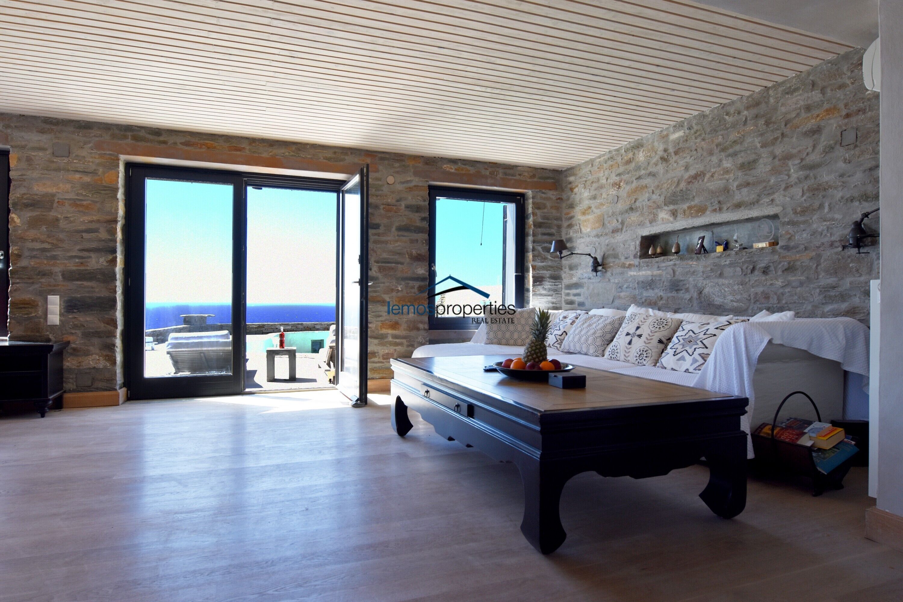 Unique waterfront villa with a seawater swimmingpool & private access to the sea