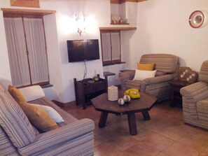 Flat-screen TV - Toca Headquarters, comfort in nature (Arganil)