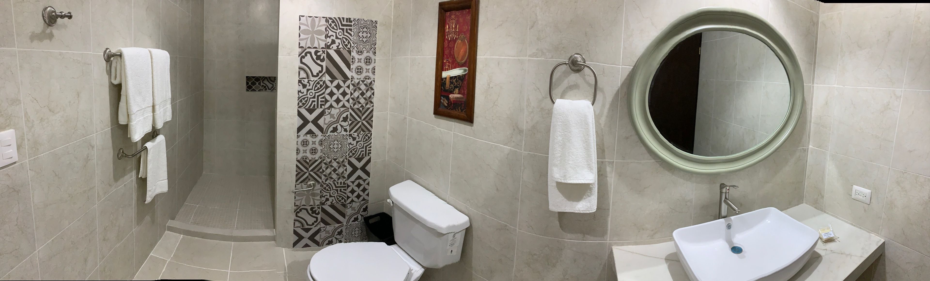 shower, rainfall showerhead, free toiletries, towels