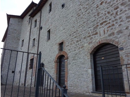 Exterior. Castello Izzalini Todi Resort "Apt 4"