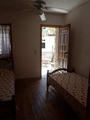 2 bedrooms, iron/ironing board, WiFi, bed sheets