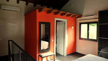 1 chambre, lit parapluie, Wi-Fi gratuit, draps fournis