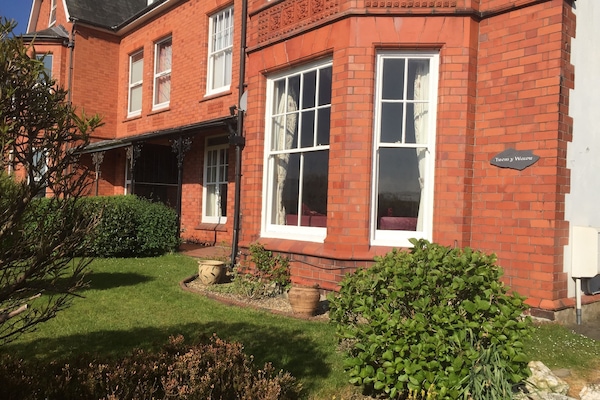 Large Victorian Semi Detached Townhouse