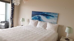 3 slaapkamers, een strijkplank/strijkijzer, wifi, beddengoed