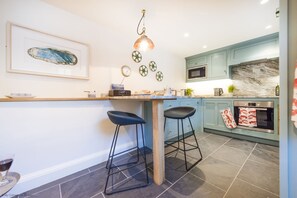 Private kitchen - Juliot 5* Gold Award Luxury Cottage (St Ives)
