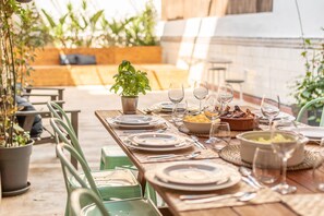 Outdoor dining - Stylish apartment with exclusive 80sqm terrace (Lisboa)