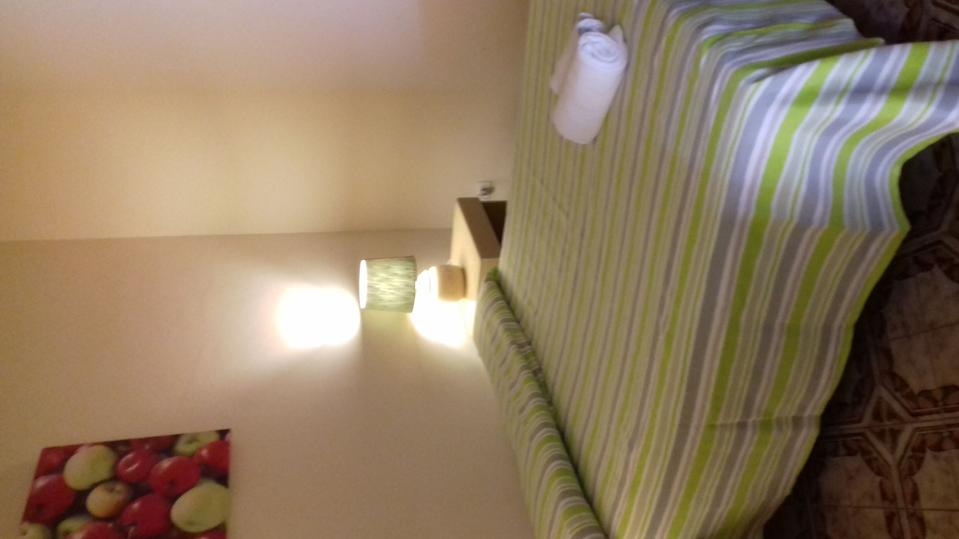 5 多间卧室、熨斗/熨衣板、上网接入、床单