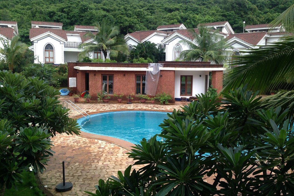 Pool Facing Boutique Apartment in Arpora/Baga/ Anjuna 1109