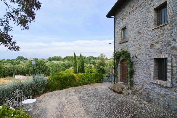 Terrace/patio - Apartment "Il Nocciolo" special offer Valentine's Day (soriano nel cimino)