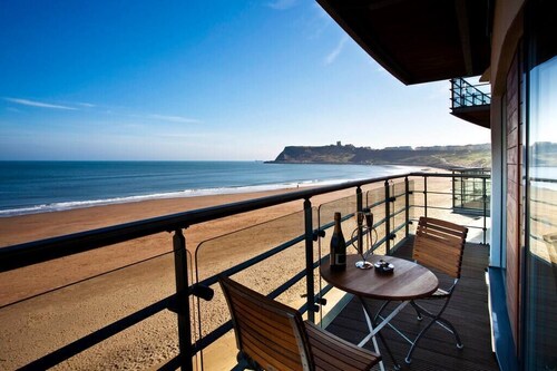Luxury 2-Bedroom Sea View Apartment