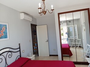 3 bedrooms, iron/ironing board, WiFi, bed sheets - FIRST LINE BEACH APARTMENT (SALOBREÑA)