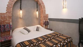 2 bedrooms, iron/ironing board, travel cot, free WiFi