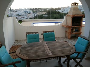 Outdoor dining - Apartment T2 By Sol Albufeira 500m Beach (Albufeira)