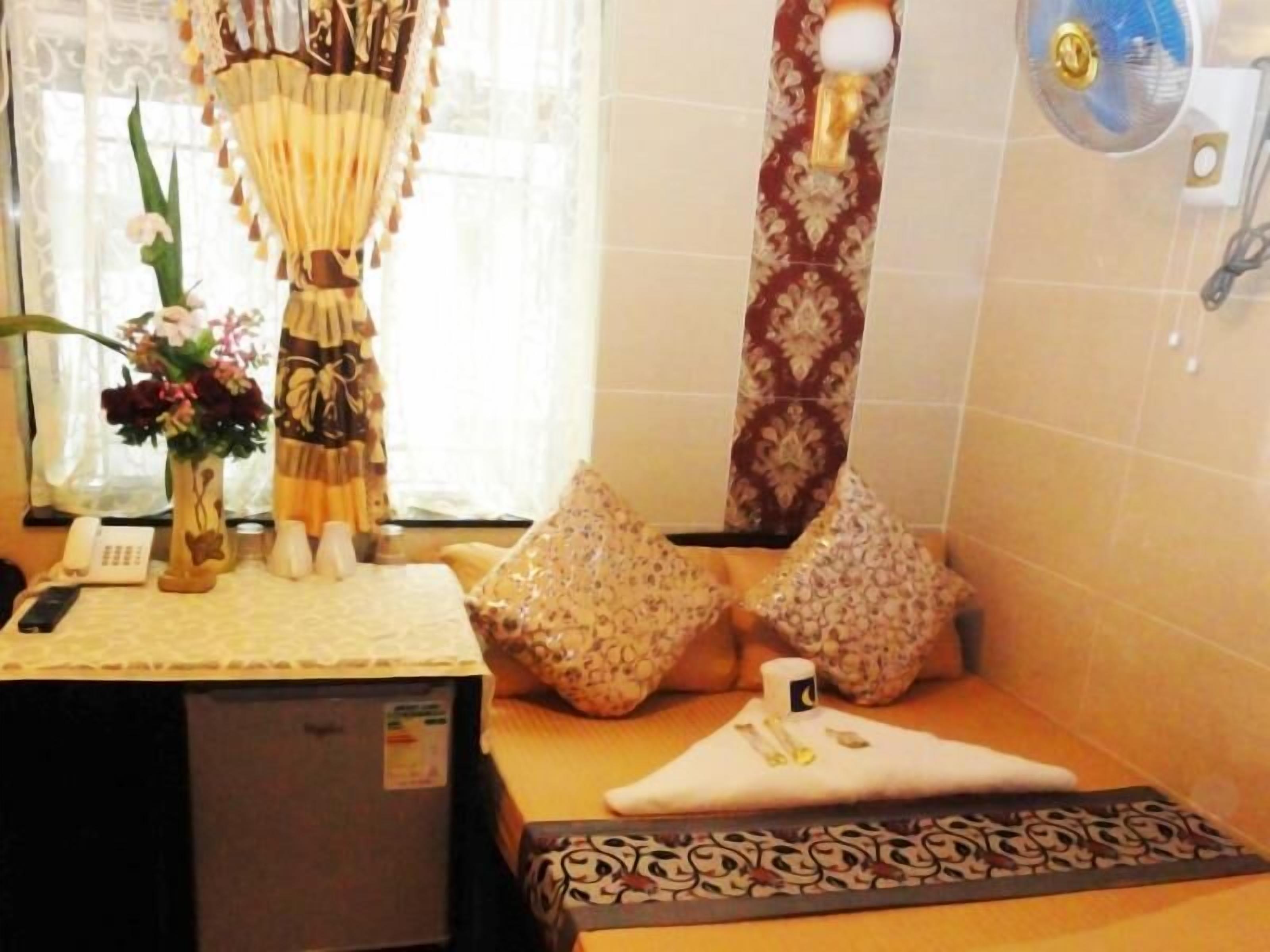 Photo - Pacific Lodge 24 HOUR Reception 10th Floor Block D & E