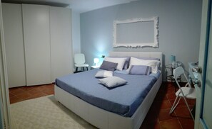 1 habitación, escritorio, wifi gratis y ropa de cama 