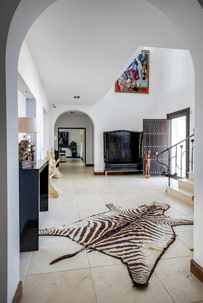 Interior - 🏌🏾♂️PRIVATE VILLA WITH POOL, ☀️GYM, WIFI SAN ROQUE CLUB GOLF SOTOGRANDE 💍Weddings - (San Roque)