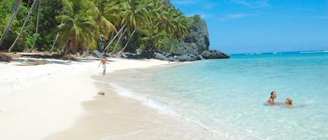 サンラウンジャー、ビーチタオル