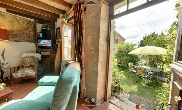 TV, fireplace, DVD player, table tennis