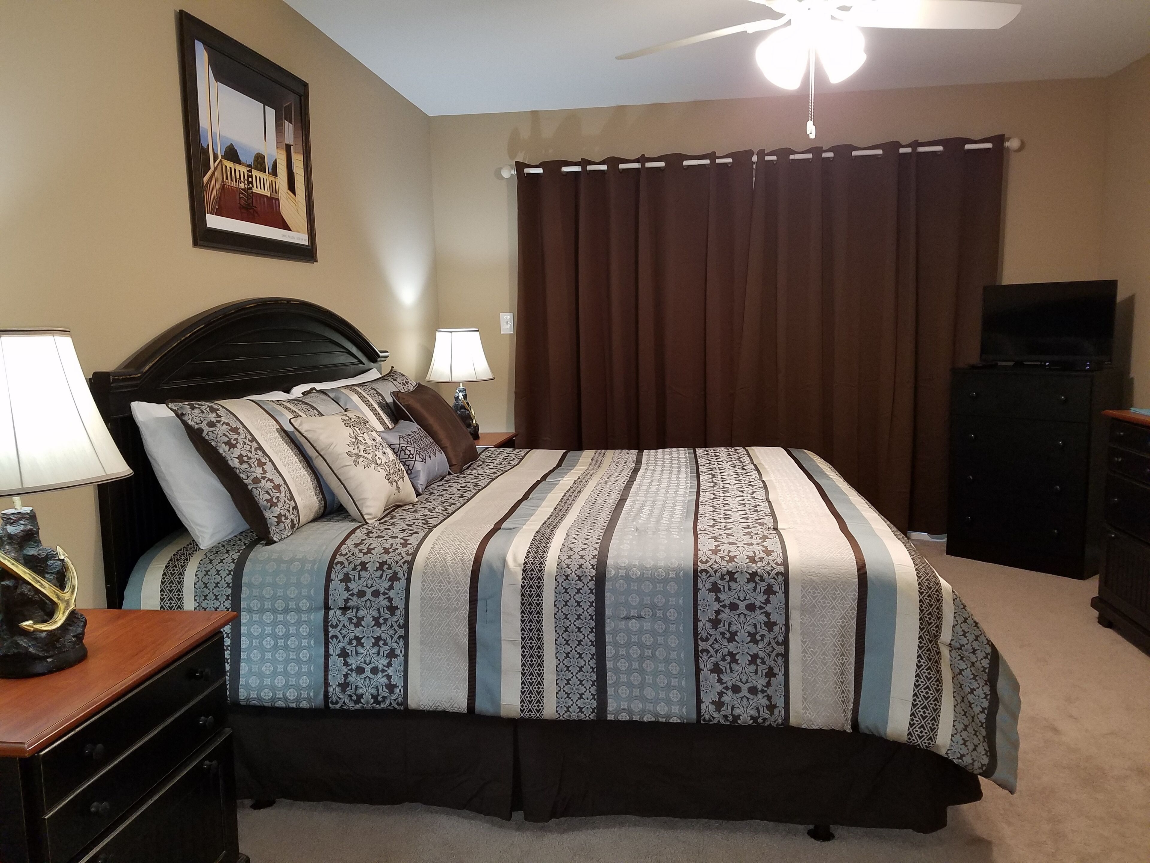 2 bedrooms, iron/ironing board, WiFi, bed sheets