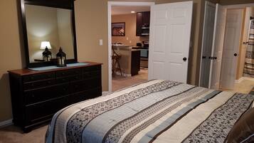 2 habitaciones, tabla de planchar con plancha, wifi y ropa de cama