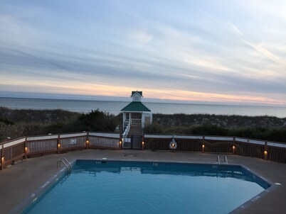 St. James Plantation Ground-Floor Villa, in Golfing and Water Front Community.