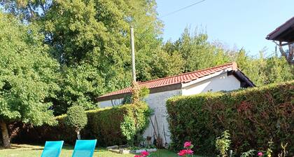 ANGLET lim BIARRITZ T2 ds VILLA 4 P jardin confort WIFI location samedi samedi