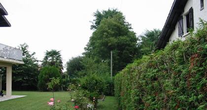 ANGLET lim BIARRITZ T2 ds VILLA 4 P jardin confort WIFI location samedi samedi