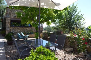 屋外ダイニングエリア