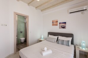 4 bedrooms, in-room safe, iron/ironing board, free WiFi