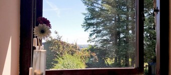 NEW, Quiet rural location, large enclosed garden,log burner, access to Kendal