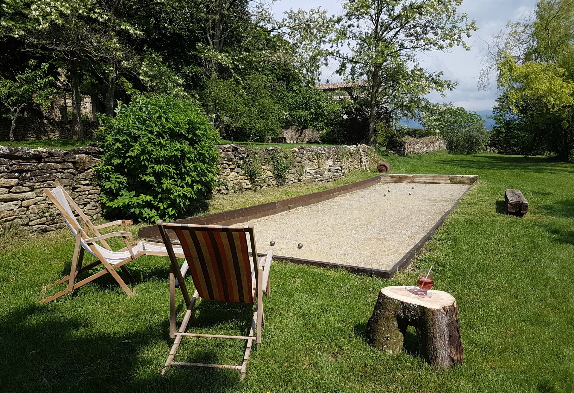 Le terrain de boules