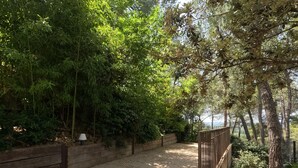 Unclassified image, 5 of 43, button - Exceptional villa in Provence's Luberon region with a pool and breathtaking views (CAVAILLON)