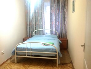 2 bedrooms, iron/ironing board, WiFi, bed sheets