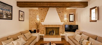 CAN NOVES-Villa with terrace and BBQ in a central and quiet area